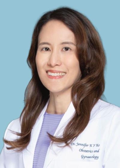 Dr  Ko Ka Yee Jennifer Blue Background